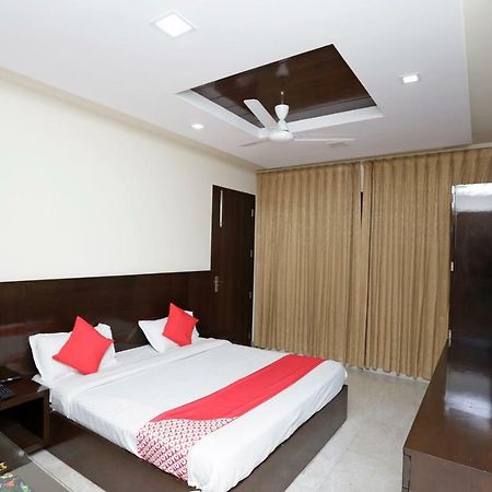 Oyo 39595 Hotel Ray Ban Kankhal ภายนอก รูปภาพ