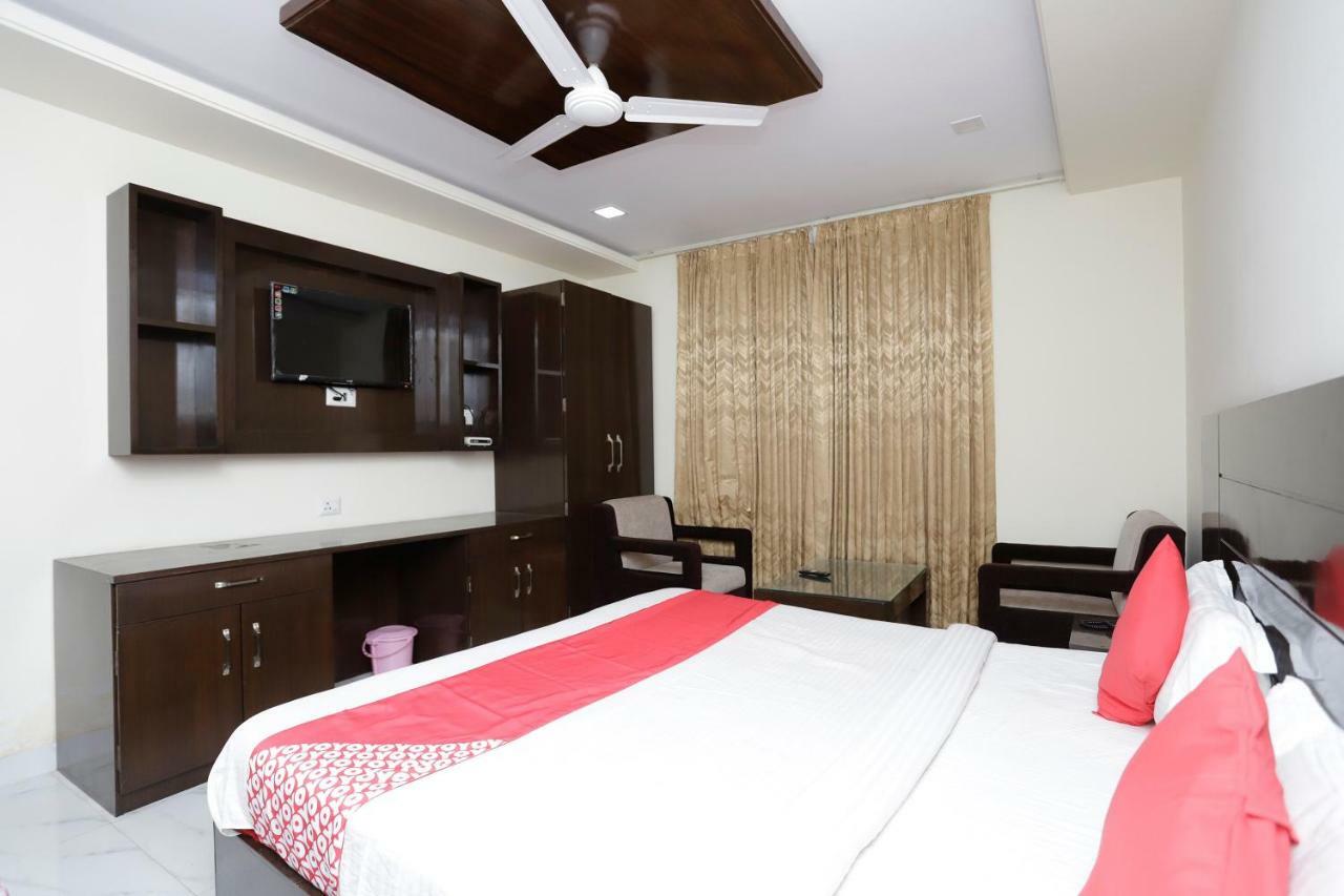 Oyo 39595 Hotel Ray Ban Kankhal ภายนอก รูปภาพ