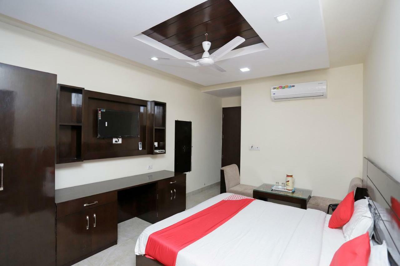 Oyo 39595 Hotel Ray Ban Kankhal ภายนอก รูปภาพ