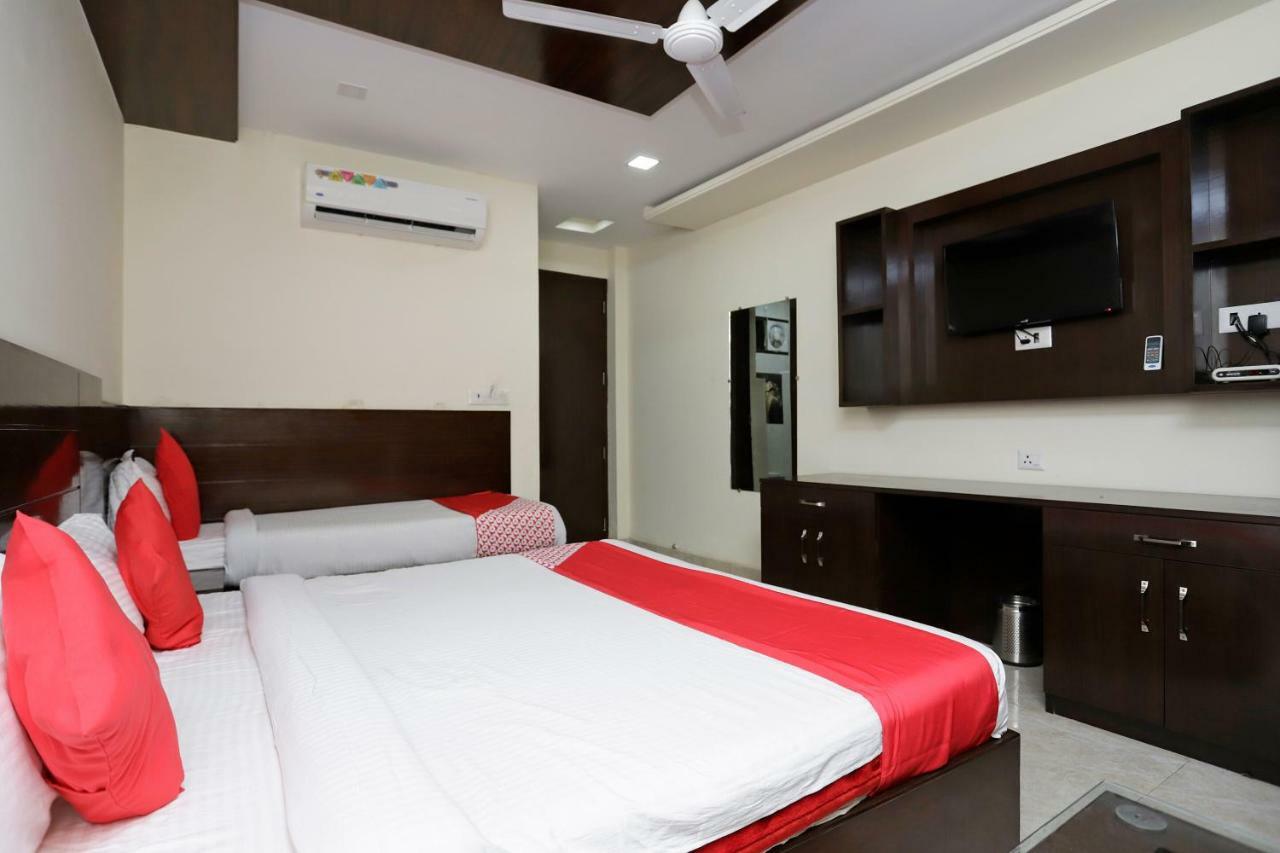 Oyo 39595 Hotel Ray Ban Kankhal ภายนอก รูปภาพ