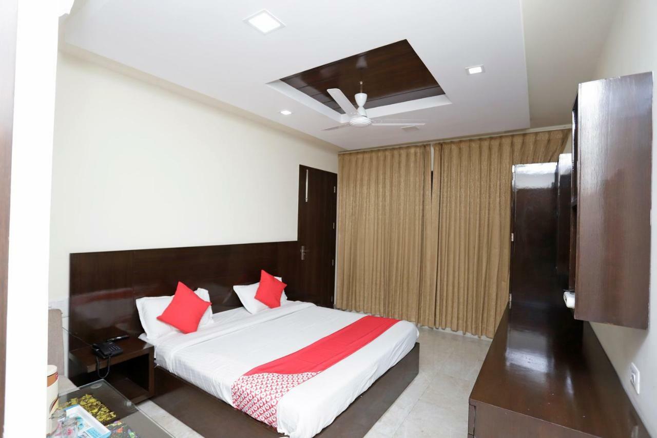 Oyo 39595 Hotel Ray Ban Kankhal ภายนอก รูปภาพ