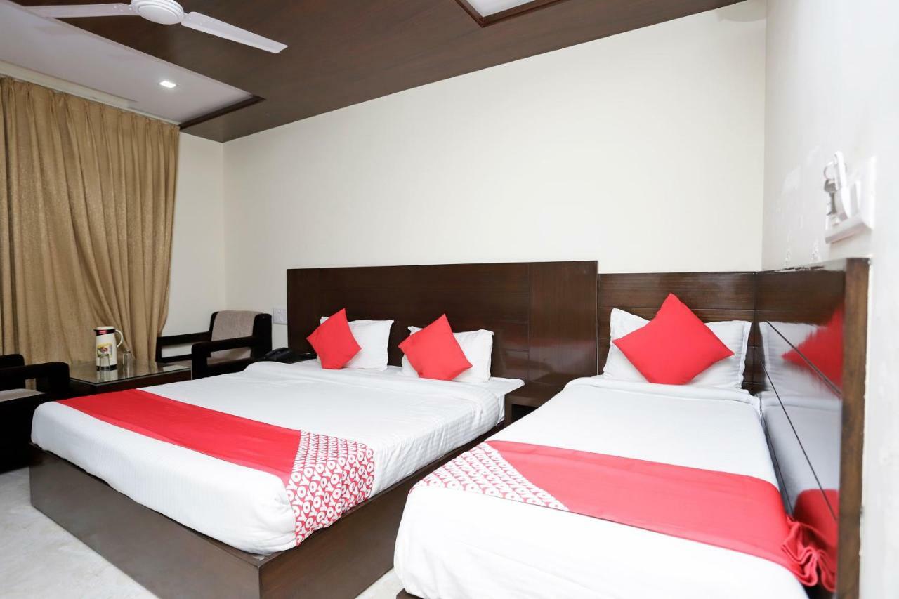 Oyo 39595 Hotel Ray Ban Kankhal ภายนอก รูปภาพ