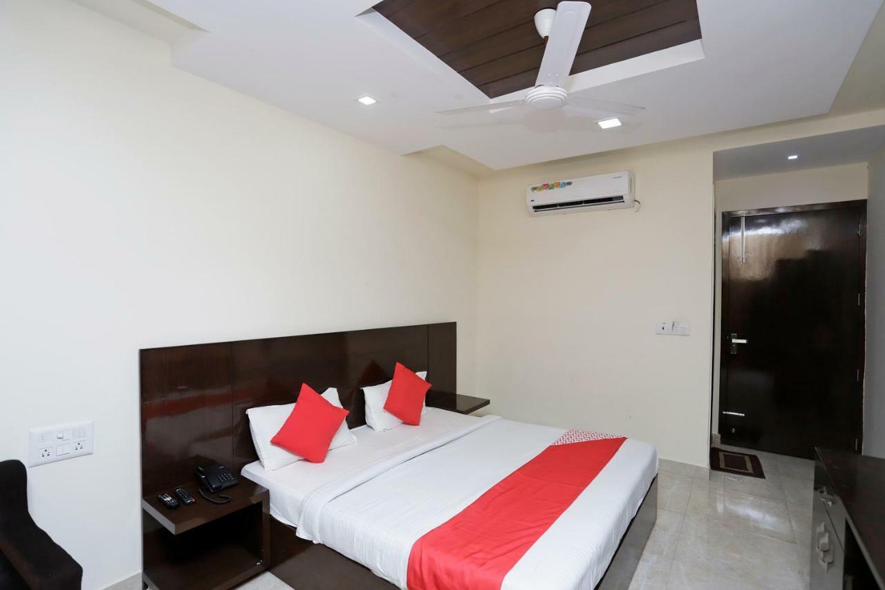 Oyo 39595 Hotel Ray Ban Kankhal ภายนอก รูปภาพ
