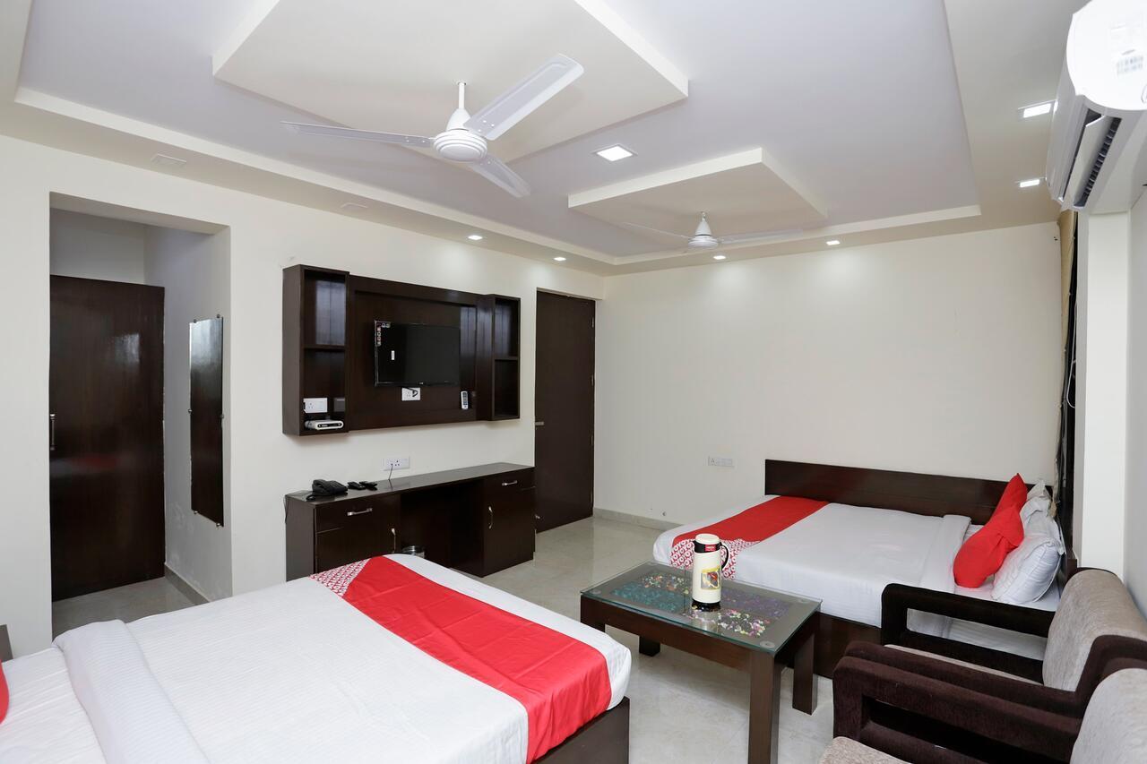 Oyo 39595 Hotel Ray Ban Kankhal ภายนอก รูปภาพ