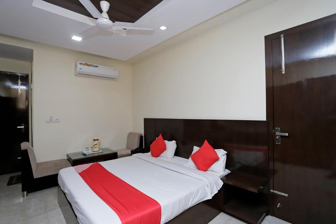 Oyo 39595 Hotel Ray Ban Kankhal ภายนอก รูปภาพ