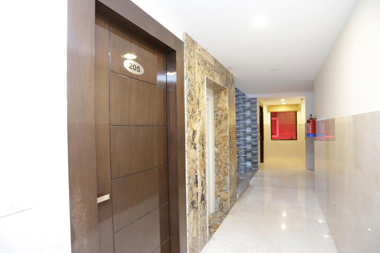 Oyo 39595 Hotel Ray Ban Kankhal ภายนอก รูปภาพ